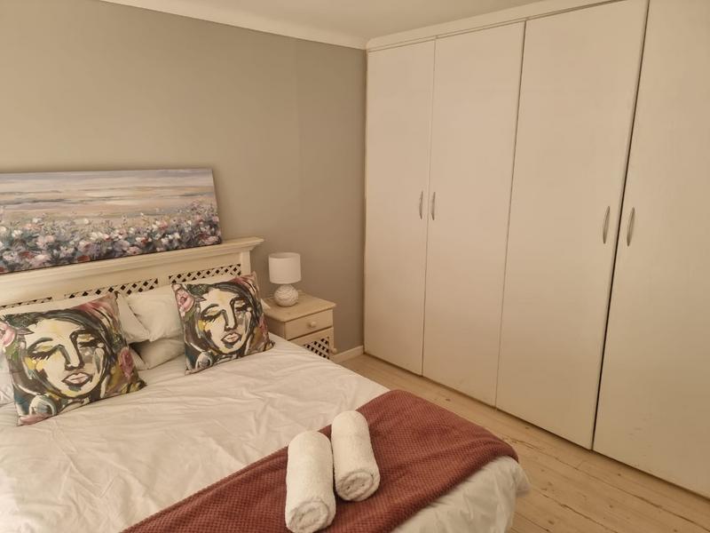 To Let 6 Bedroom Property for Rent in Outeniqua Strand Western Cape